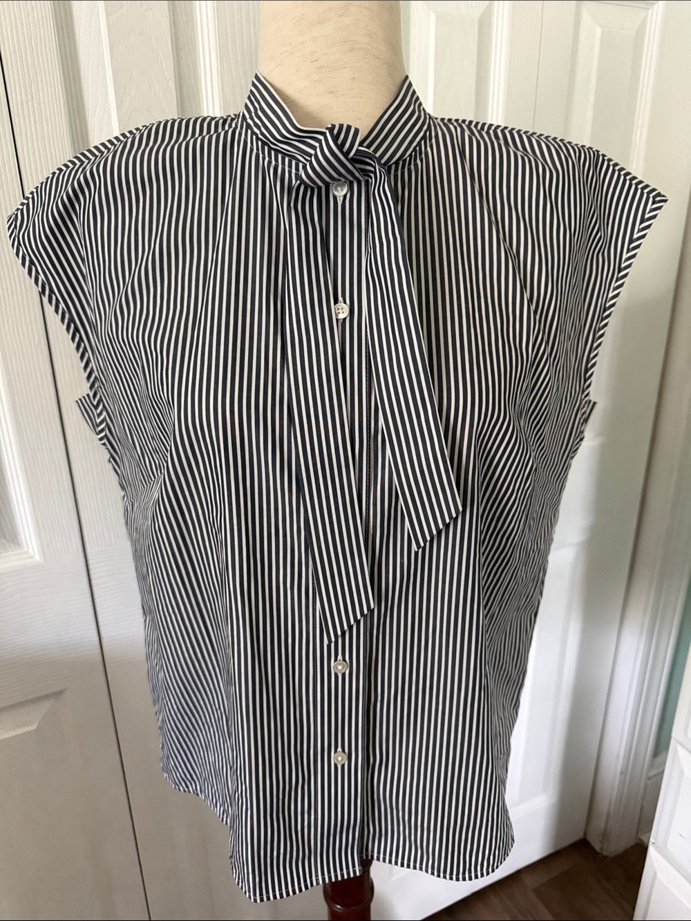 Brooks Brothers Black and White Striped Tie-Neck Blouse Sz 8